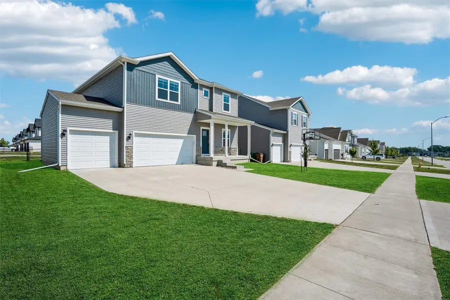 10433 Powell Avenue, Johnston, IA 50131 - #3