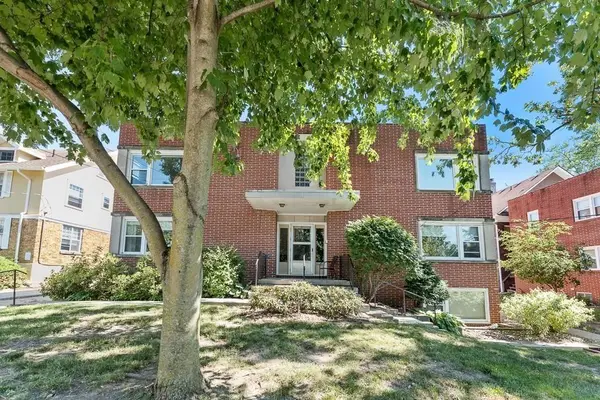 4220 Ingersoll Avenue #201, Des Moines, IA 50312
