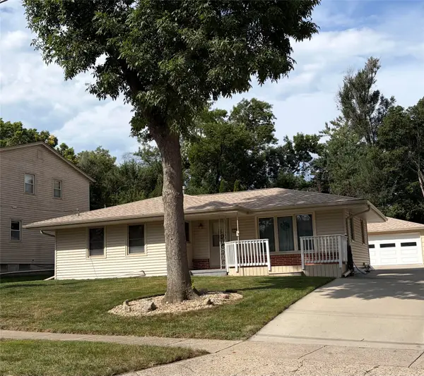 3220 78th Street, Urbandale, IA 50322