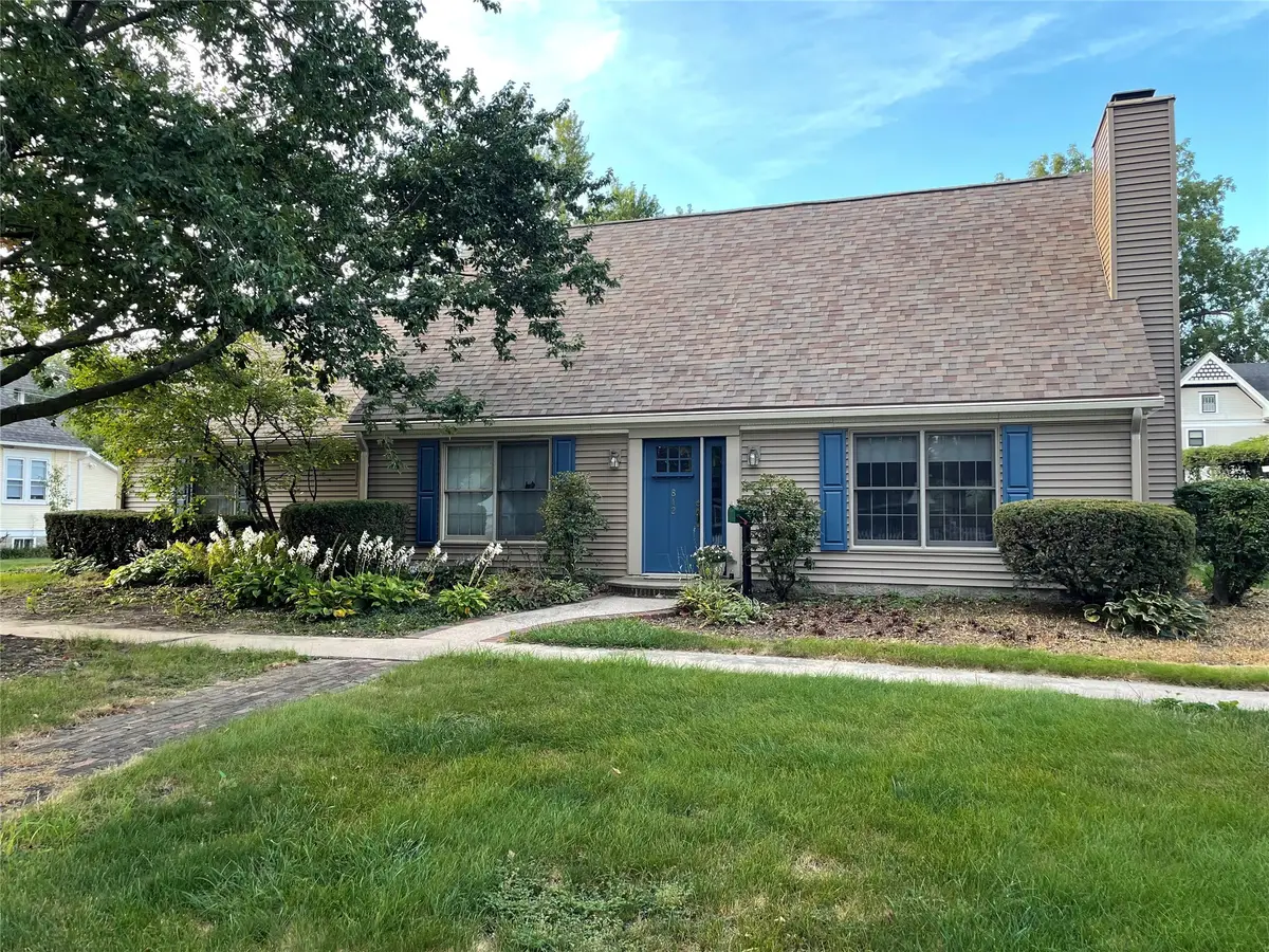 812 9th Avenue, Grinnell, IA 50112 - #1