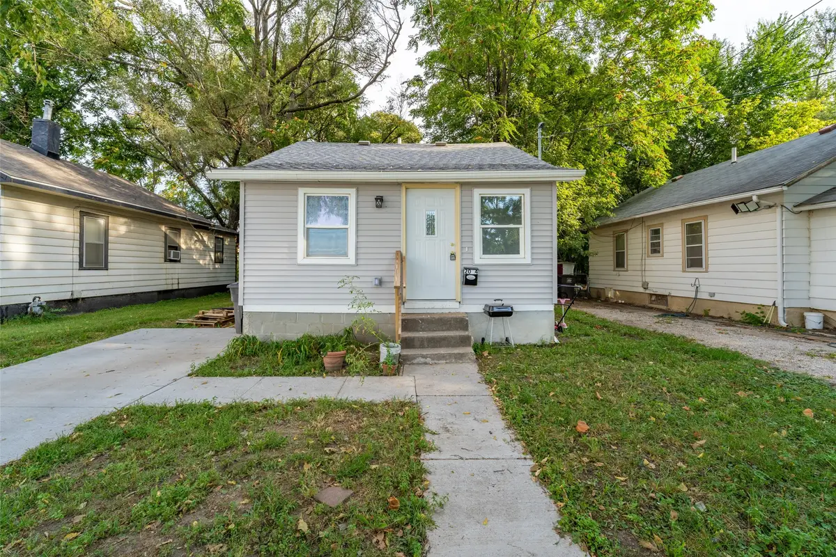 2024 Capitol Avenue, Des Moines, IA 50315 - #1