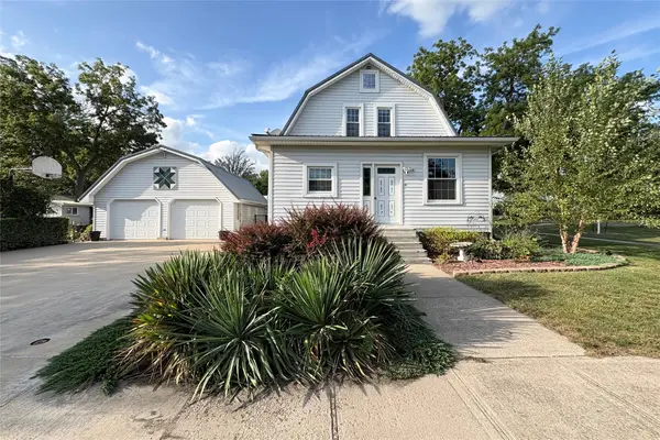 807 Sadone Street E, Grand Junction, IA 50107
