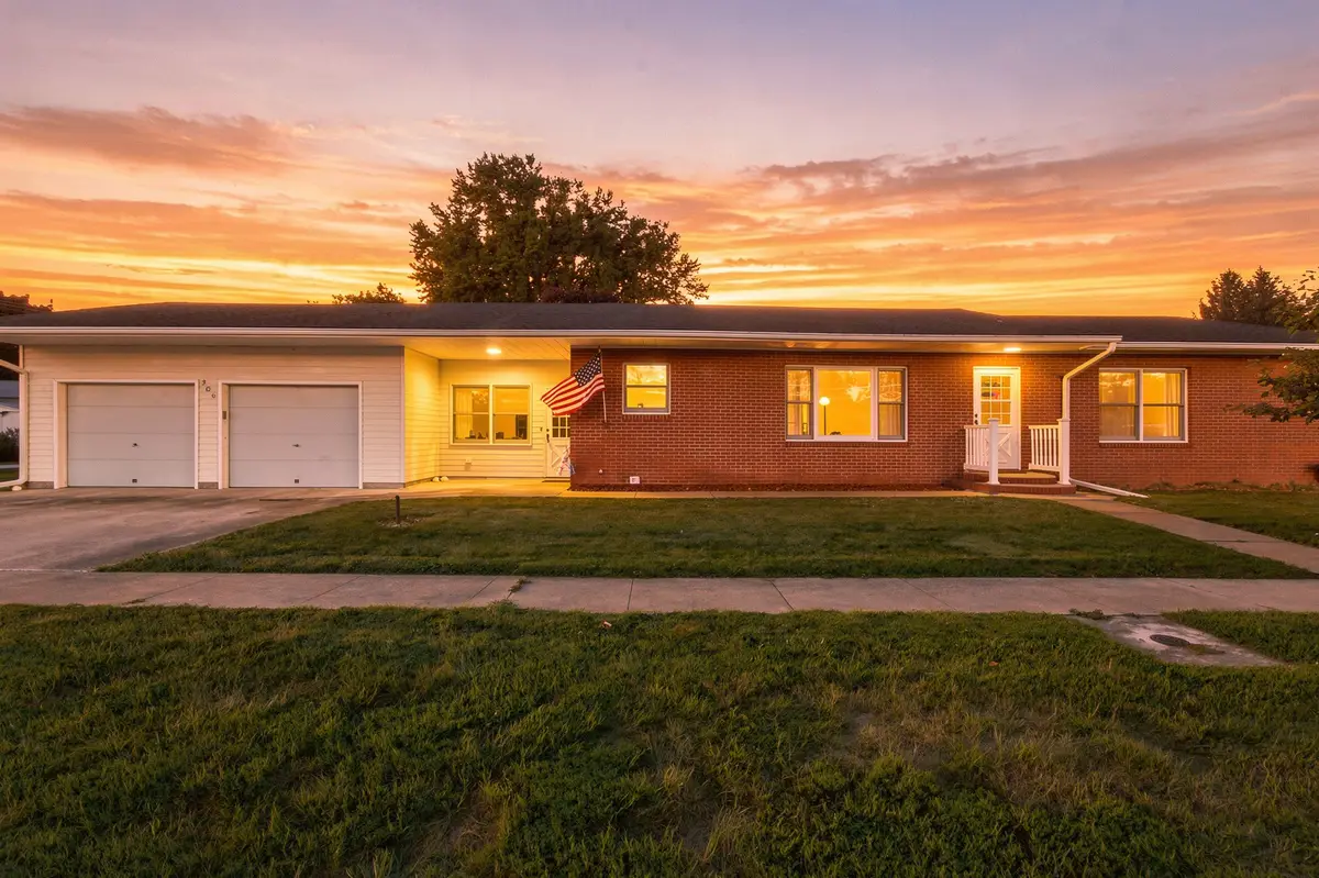 306 S Pine Street, New Sharon, IA 50207 - #1