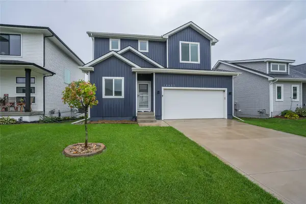 16632 Oakwood Drive, Urbandale, IA 50323