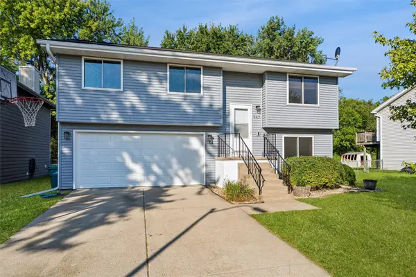 942 9th Avenue Nw, Altoona, IA 50009