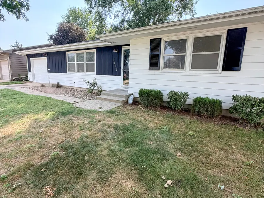 1003 E 15th Street S, Newton, IA 50208 - #2