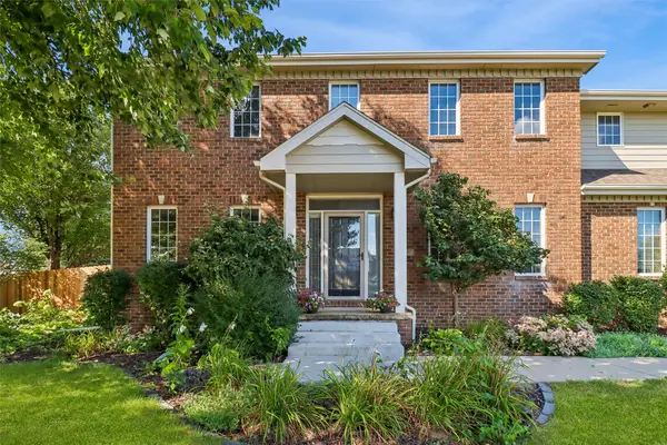 9001 Oakwood Drive, Urbandale, IA 50322