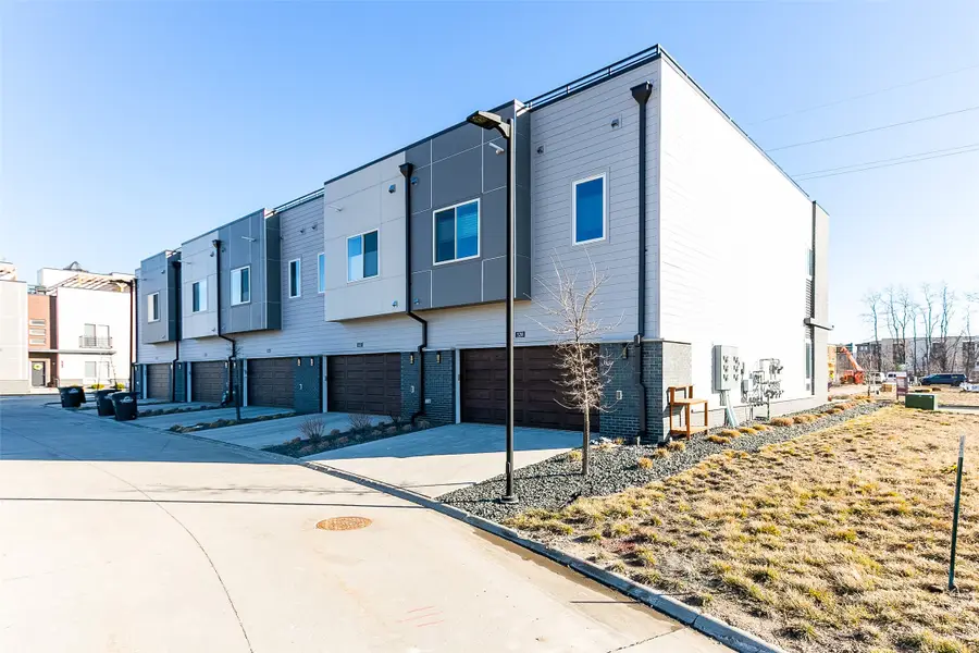 528 SW 12th Street, Des Moines, IA 50309 - #2