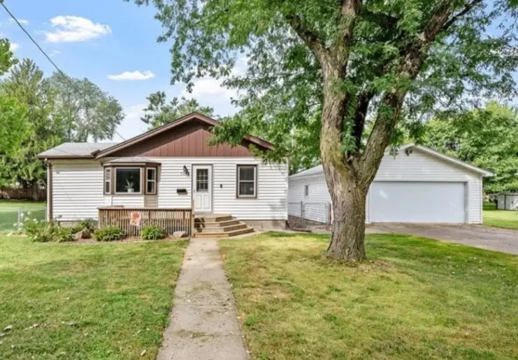 1216 E 27th Street, Des Moines, IA 50317 - #1