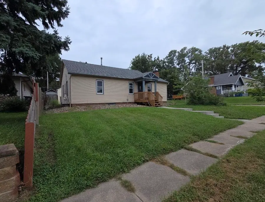 3620 Rollins Avenue, Des Moines, IA 50312 - #2