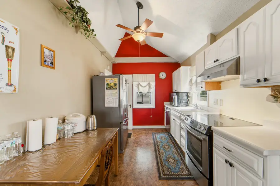 3910 E 8th Street, Des Moines, IA 50316 - #3