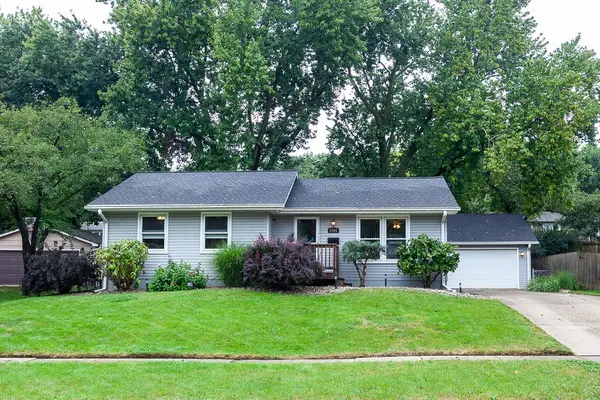 2904 77th Street, Urbandale, IA 50322
