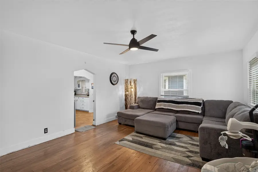 2626 Maple Street, Des Moines, IA 50317 - #3