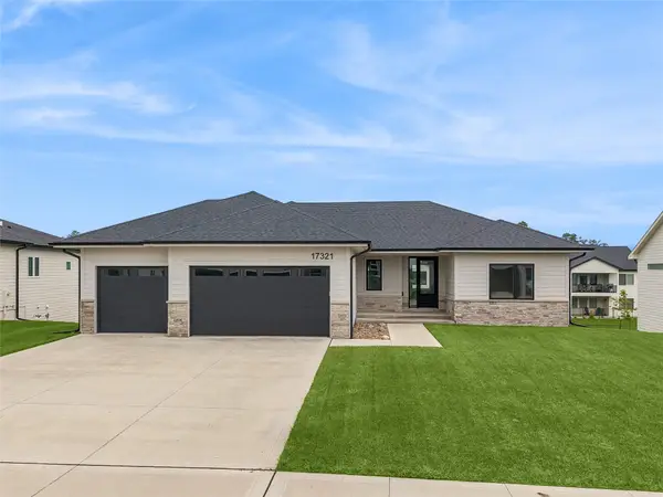 17321 N Valley Drive, Urbandale, IA 50263