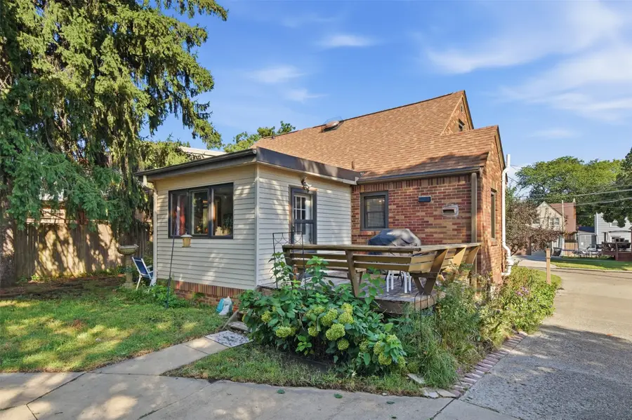 4212 Ashby Avenue, Des Moines, IA 50310 - #3