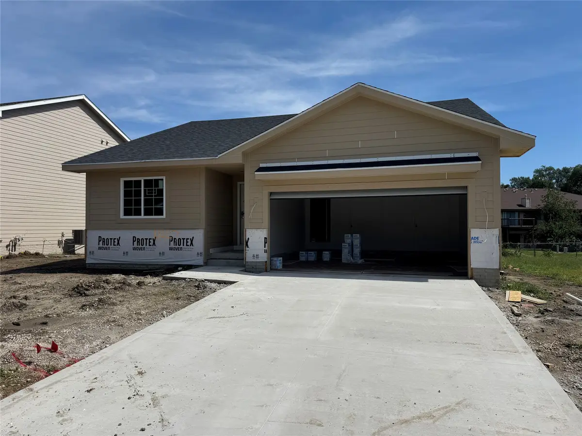 4447 SW 23rd Street, Des Moines, IA 50321 - #1