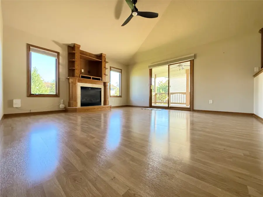 732 SE Ponds Edge Lane, Ankeny, IA 50021 - #2