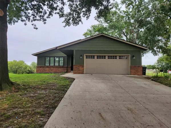 1601 W Jackson Street, Knoxville, IA 50138