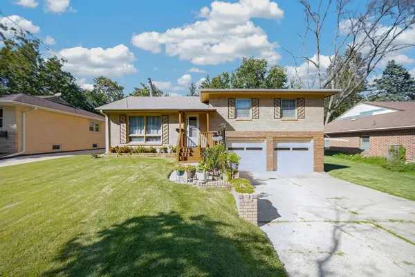 4009 Clinton Avenue, Des Moines, IA 50310