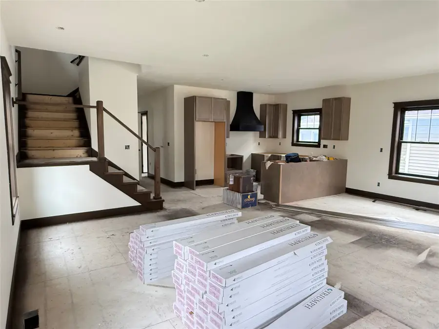 235 E Livingston Avenue, Des Moines, IA 50315 - #2