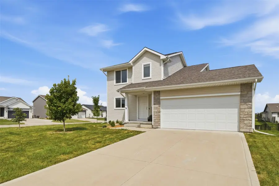 289 NW Georgetown Drive, Waukee, IA 50263 - #2