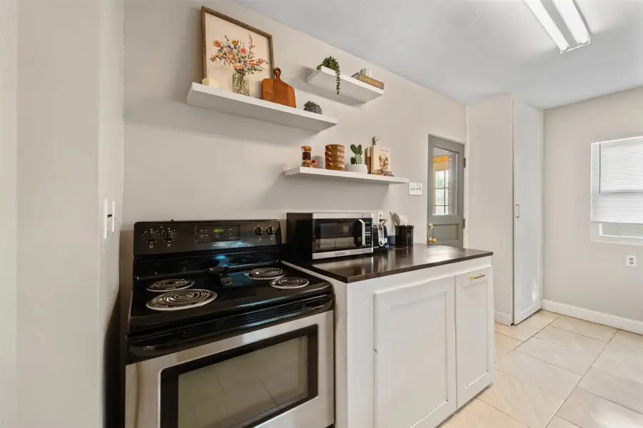 2203 35th Street, Des Moines, IA 50310 - #3