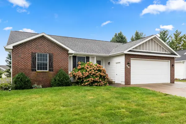 103 Eastwood Street, Pella, IA 50219