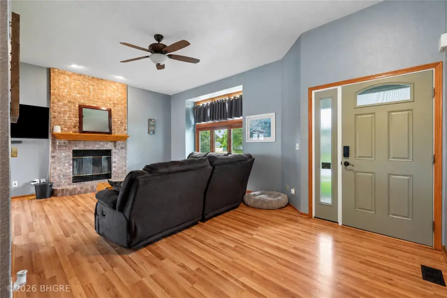14421 Summit Drive, Clive, IA 50325 - #2