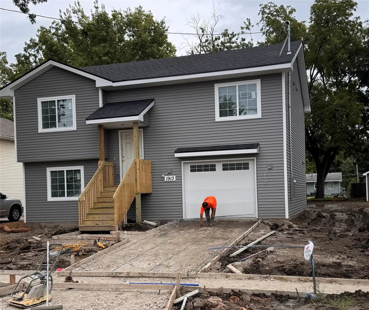 1913 E 22nd Street, Des Moines, IA 50317 - #1