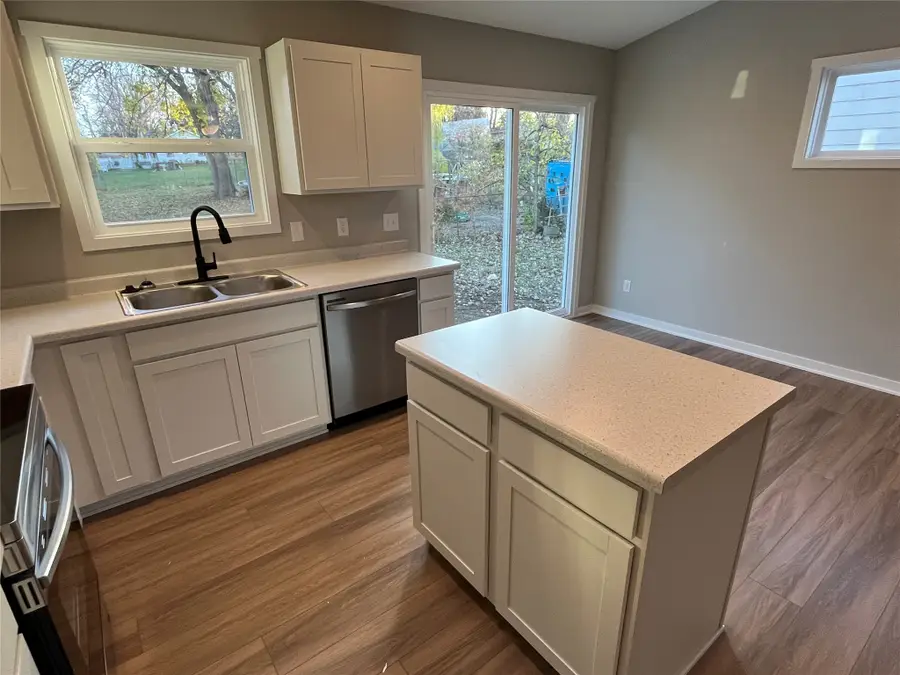 1913 E 22nd Street, Des Moines, IA 50317 - #3