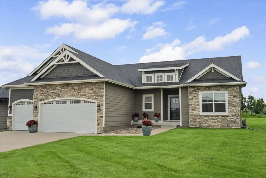 16236 Goldenrod Drive, Urbandale, IA 50323 - #2