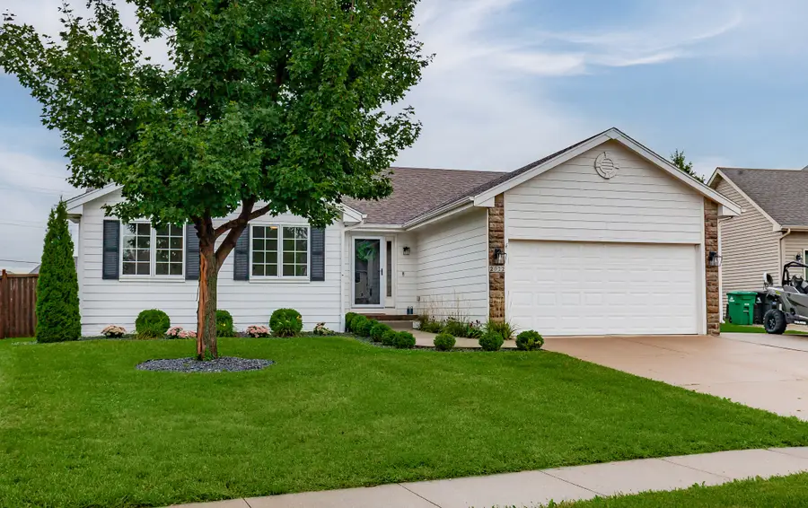 2022 NW Lakeside Drive, Ankeny, IA 50023 - #2