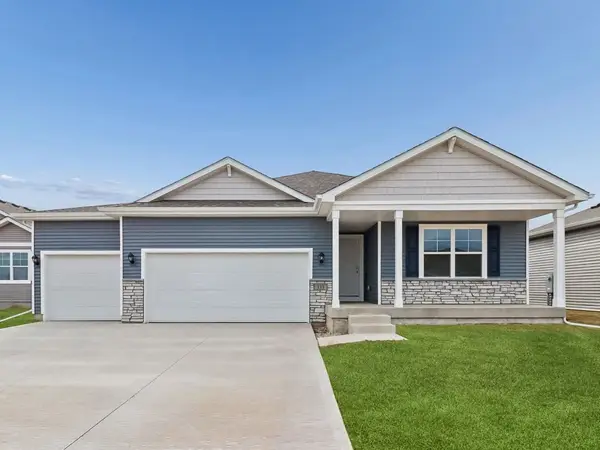 10266 NW 68th Avenue, Johnston, IA 50131