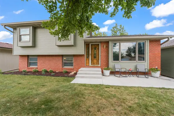 806 Hickory Drive, Huxley, IA 50124