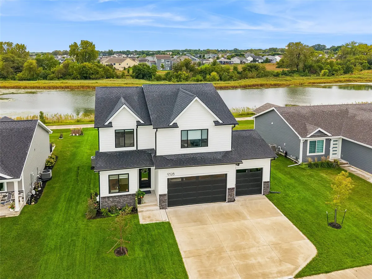 9528 NW 82nd Avenue, Johnston, IA 50131 - #1