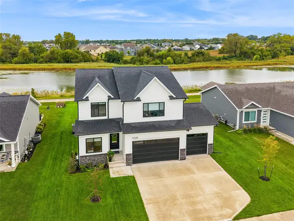 9528 NW 82nd Avenue, Johnston, IA 50131