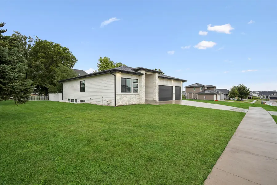 1403 19th Street Se, Altoona, IA 50009 - #2