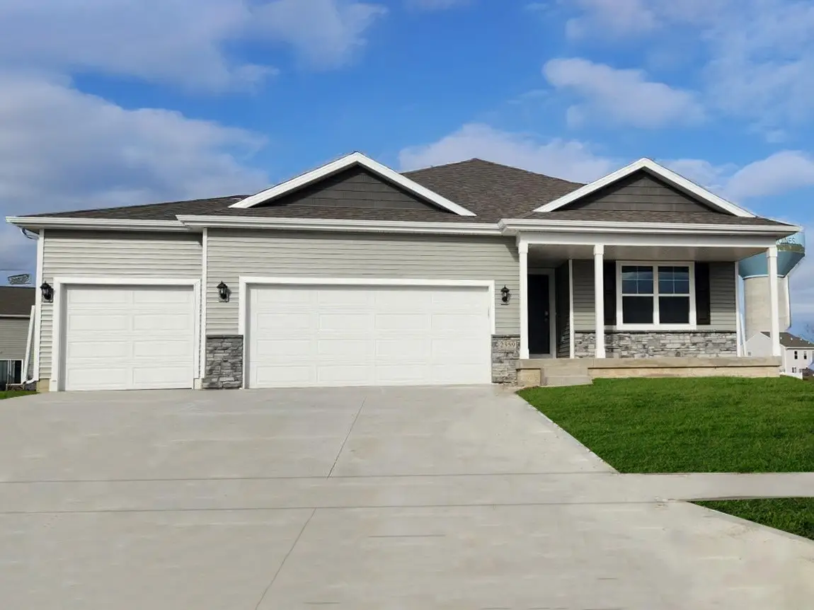 933 33rd Street Se, Altoona, IA 50009 - #1
