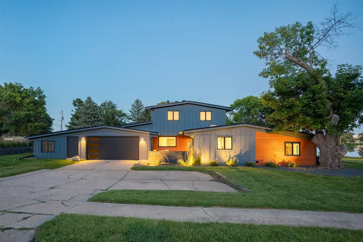 2809 Lakeland Drive, Urbandale, IA 50322 - #1