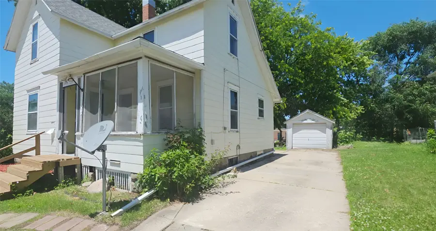 1614 8th Avenue S, Fort Dodge, IA 50501 - #2