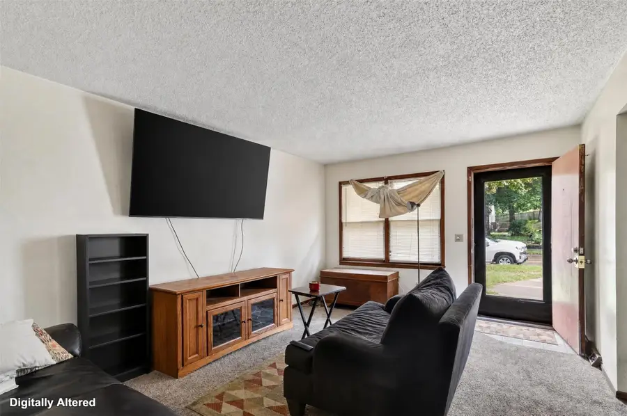 3920-3022 E 38th Street, Des Moines, IA 50317 - #2