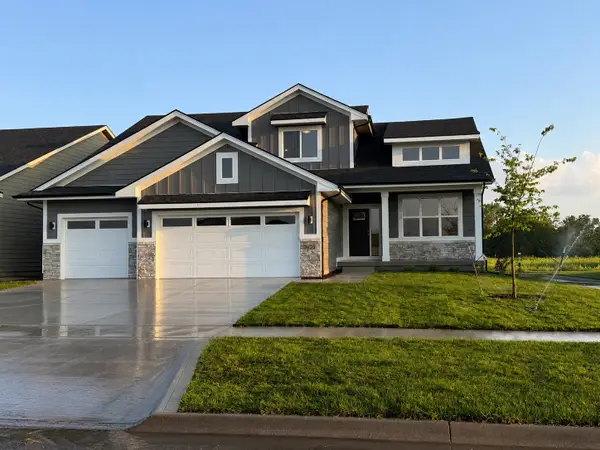 9428 NW 82nd Avenue, Johnston, IA 50131