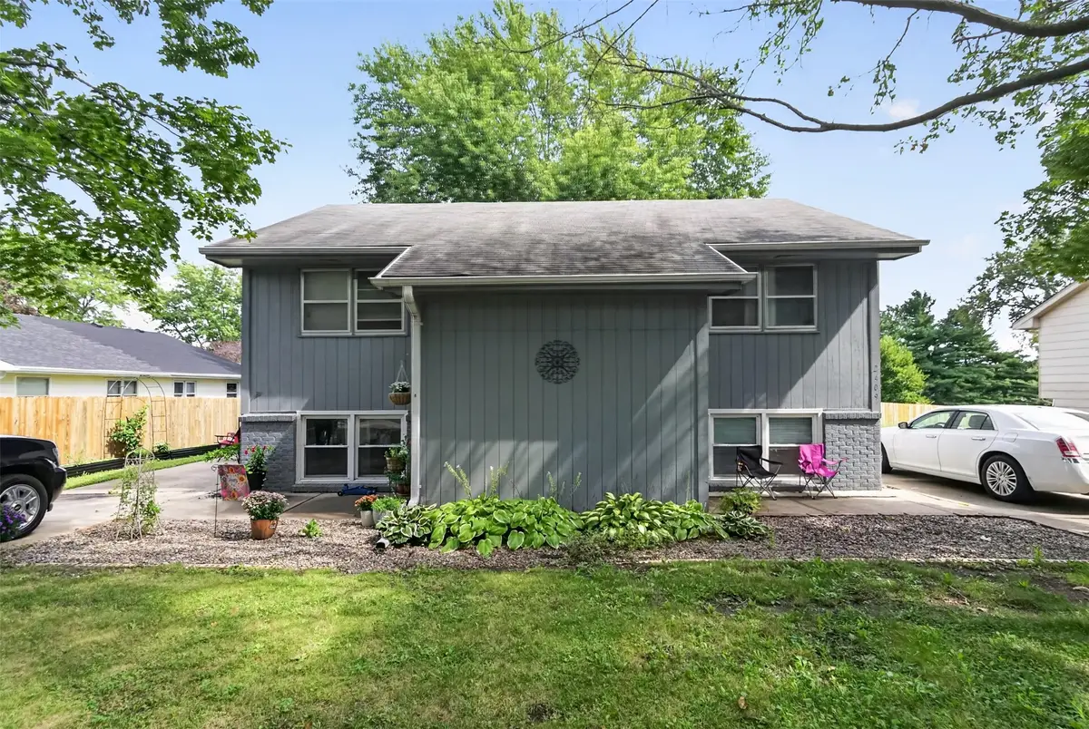 2407-2409 SE 17th Street, Des Moines, IA 50320 - #1