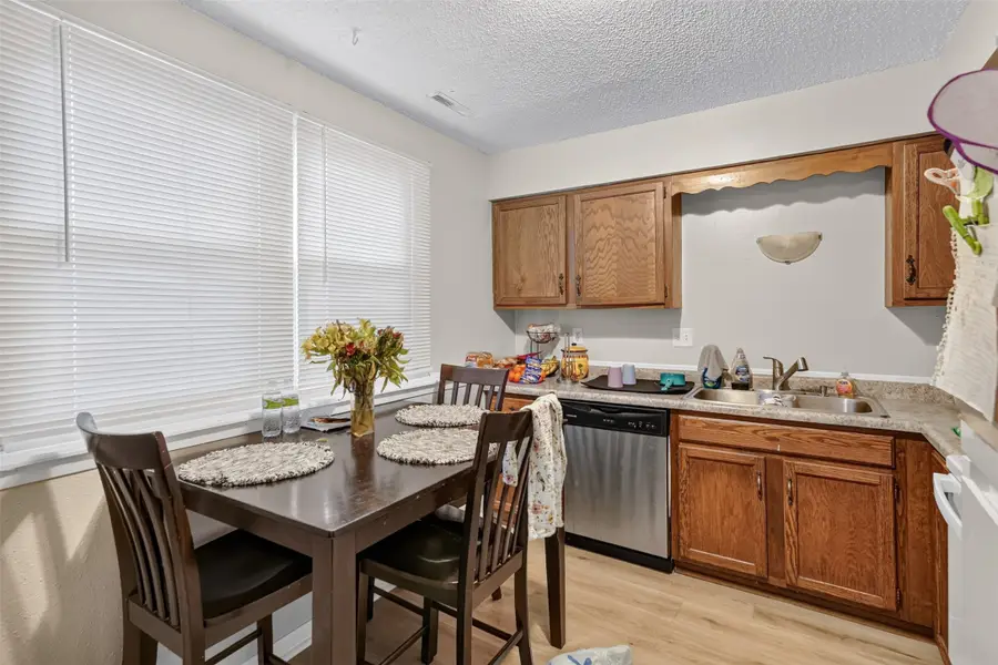 2407-2409 SE 17th Street, Des Moines, IA 50320 - #3
