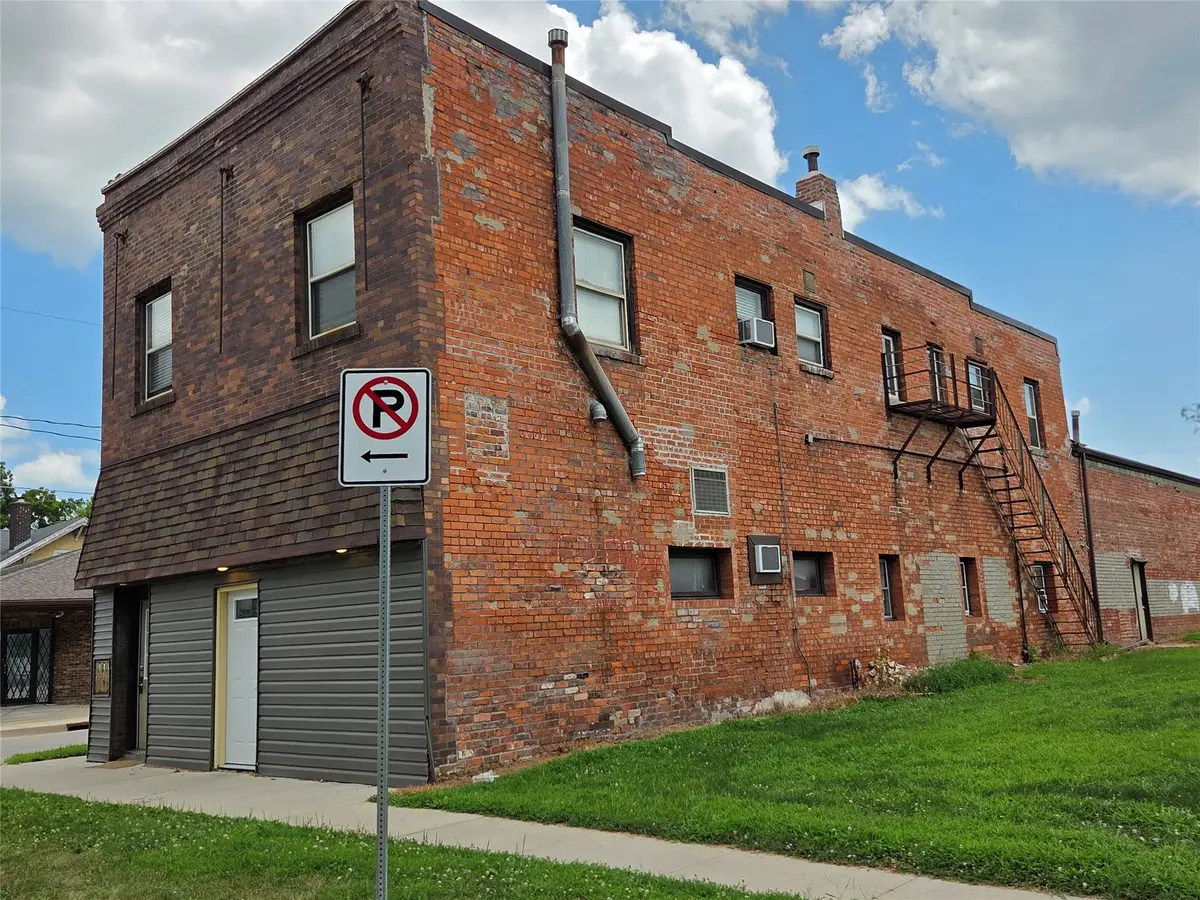 2447 E E Walnut St Street, Des Moines, IA 50317 - #1