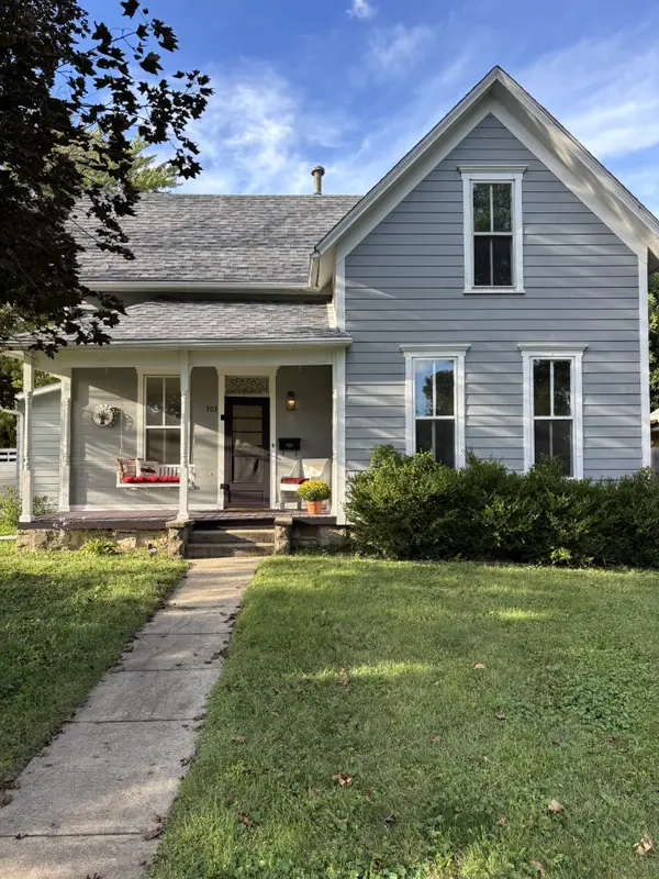 303 E Court Avenue, Winterset, IA 50273