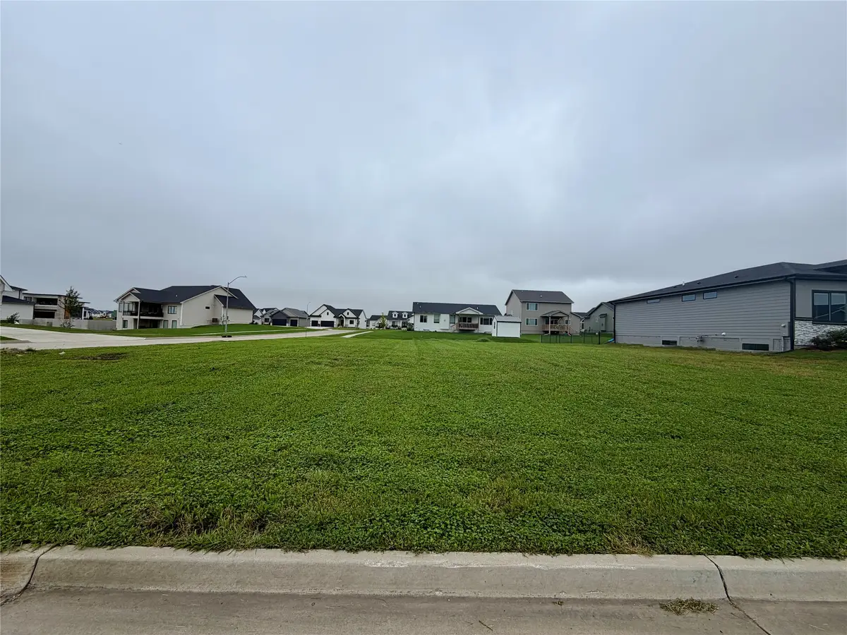 4640 177th Street, Urbandale, IA 50263 - #1