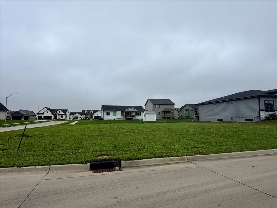 4640 177th Street, Urbandale, IA 50263 - #2
