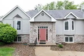 8130 Dellwood Drive, Urbandale, IA 50322