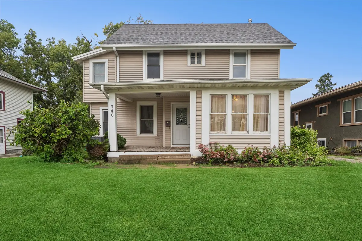 746 31st Street, Des Moines, IA 50312 - #1